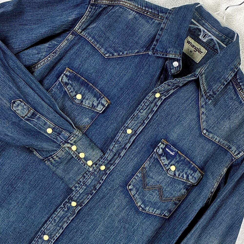VTG Wrangler Denim Shirt Mens M Blue Faded Pearl Snap Western Cowboy Workwear